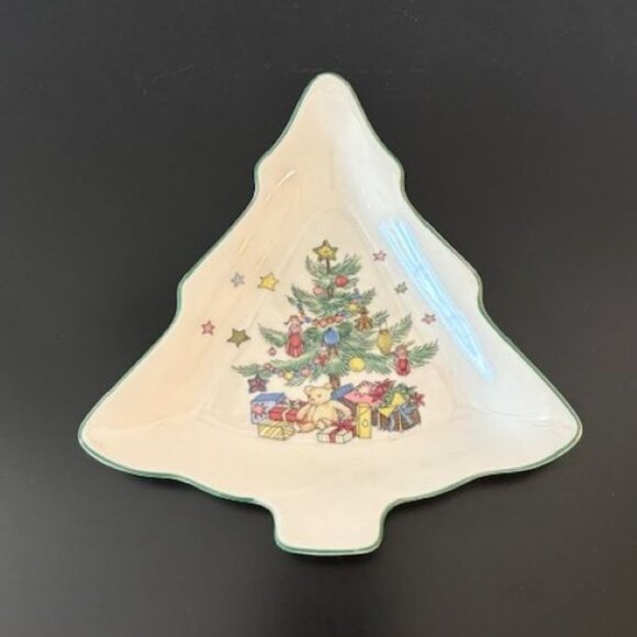 NIKKO Ceramic Christmas Tree Shaped Candy Dishes (Set of 2) - 6 Inches - Picture 2 of 4